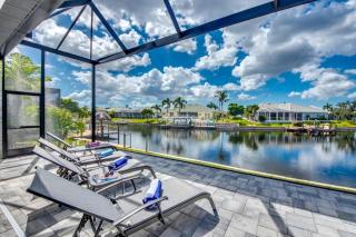 Villa Madi by CoralVilla - on water, sylish, pool&spa - Cape Coral - 4