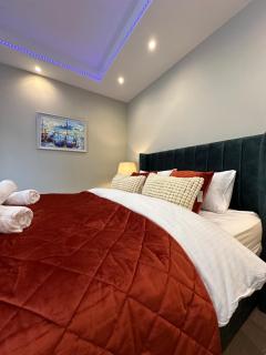 Apartment in Guildford with Parking - Stoughton - 2