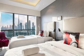 Luxurious 2BDR Apartment in Paramount Towers with Stunning Burj Khalifa Views - Dubai - 4