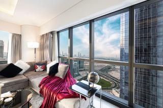 Luxurious 2BDR Apartment in Paramount Towers with Stunning Burj Khalifa Views - Dubai - 1