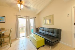 Tropical Retreat Coastal 1BR Getaway with Balcony 212 - South Padre Island - 6