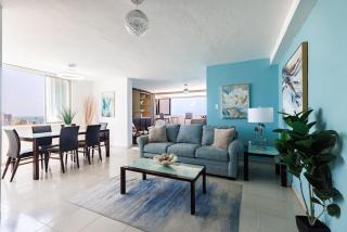 Skyview Sanctuary 4BR with Exclusive Beach Entry - San Juan - 7