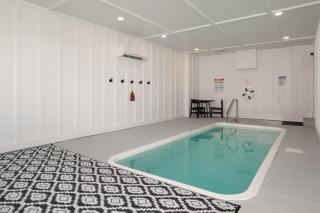 Elevation Escape Pool Hot Tub Theater Games - 8