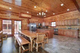 Bear Paddle w/ Pool, Hot Tub, Game Room & Theater! - 1