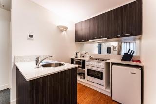Chic 1-Bed in East Melbourne with Gym & Pool - 7