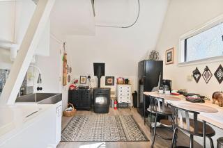Hathaway Hideaway Loft Apartment - Hathaway Pines - 5