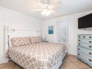 Bikini Cottage - Tybee Island - 3