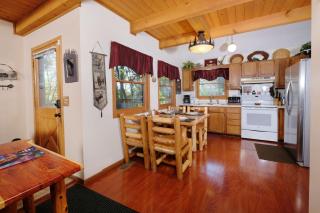 Cozy 2BR Hot Tub Free Attraction Tickets - Gatlinburg - 5