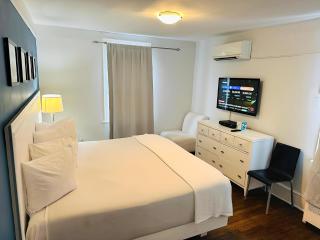 Long Beach Hotel - 4