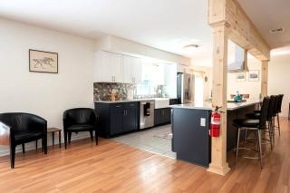 Luxe Retreat with Fireplace, WiFi, Parking in Ski Country - Vernon - 2