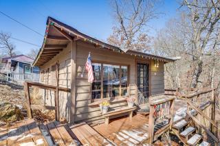Branson Area Couple's Cabin w/ Wraparound Porch! - 0
