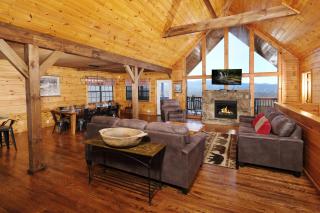 Modern 4BR w Incredible VIEWS 4 Min to Dollywood FREE Attraction Tickets - Sevierville - 3