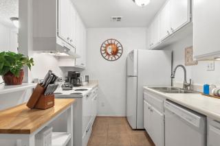 The Lone Traveller with Heated Community Pool & Spa - Phoenix - 9