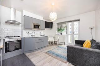 Modernised 3 bed pad near trendy Shoreditch ground floor with balcony - Londra - 0