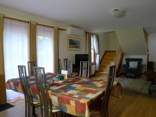 Falls Farmstead Large Garden Apartment With Patio - #5 - 4