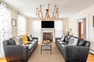 Historic Gurdon Allyn House 6BR in Downtown Mystic - Stonington - 6