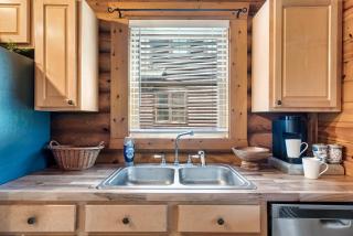 It's A Wonderful Life By Colonial Properties - 2
