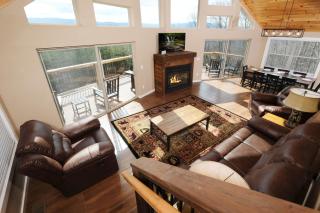 NEW Cozy 3BR w Spectacular VIEWS Hot Tub FREE Attraction Tickets - Sevierville - 7