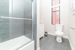 Unbeatable Location - Walkable Entertainment - 8