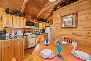 Cozy 1BR Just 15 Min to Gatlinburg or Pigeon Forge! FREE Attraction Tickets - Gatlinburg - 5