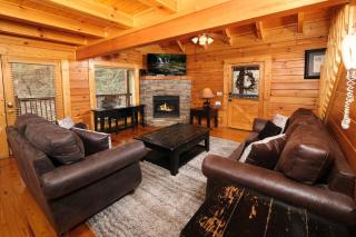 Spacious 4BR Sleeps 12 5 Min to Pigeon Forge Pkwy FREE Attraction Tickets - Pigeon Forge - 0
