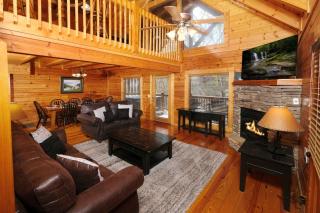 Spacious 4BR Sleeps 12 5 Min to Pigeon Forge Pkwy FREE Attraction Tickets - Pigeon Forge - 4