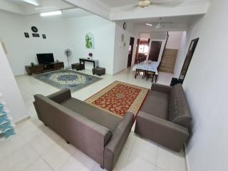 Azam Homestay - Seri Manjung - 1