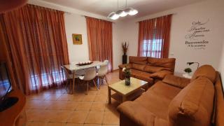 Casa céntrica, 3 dormitorios, gran terraza, cerca de la playa - Punta Umbría - 0