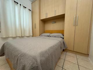 Apartamento 01 dormitório no centro de Bombinhas a poucos metros da praia LA028E - Bombinhas - 7