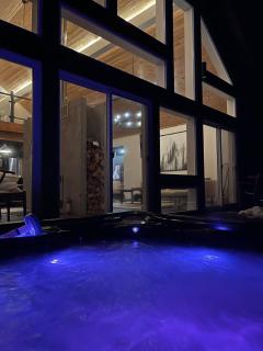 Luxury Tobermory Retreat Modern Home Hot Tub - Tobermory - 9