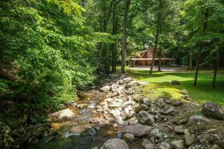 Creekside Spacious 4BR Sleeps 12 Hot Tub FREE Attraction Tickets - Gatlinburg - 9