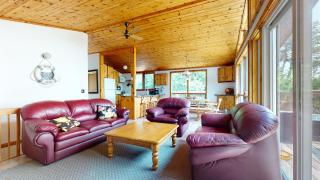 Waterfront Bliss Near Tobermory - Miller Lake - 2