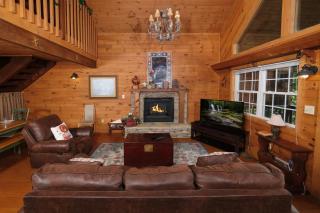 Cozy 1BR HOT TUB Free Attraction Tickets - Gatlinburg - 4