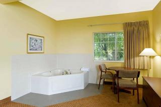 Western Inn & Suites - 6