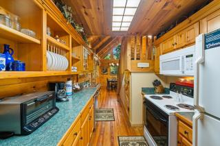 Almost Heaven by Colonial Properties - Gatlinburg - 1