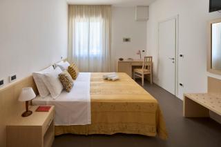 Hotel Dolores - Cesenatico - 8