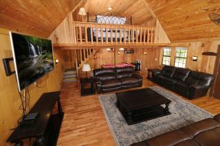 Spacious Creekside 6BR FIRE PIT Hot Tub FREE Attraction Tickets - Pigeon Forge - 7