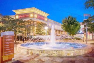 Modern Townhome With Yard 5 Min To The Battery - 2