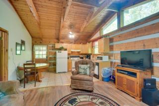 Gatlinburg Cabin with Hot Tub about 6 Mi to Downtown! - Gatlinburg - 2