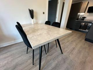 Stylish Central York Apartment Free Parking & Gym - York - 5