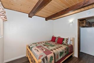 Haole Hideaway in the Big Bear Mountains - Big Bear City - 6
