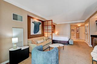 Amethyst Studio Suite MGM Signature STRIP VIEW Balcony - 5