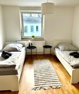 Central 5-Bed Apartment, A46 & Central Station & Wi-Fi - Wuppertal - 3