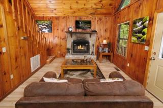 Romantic 1BR HOT TUB Free Attraction Tickets - Pigeon Forge - 7