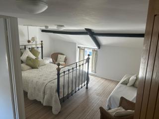 New Farm , for large groups nr Barry and beaches - 1
