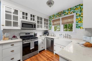 The Gallery at Duckpond - 1930s Historic Charm - Gainesville - 5