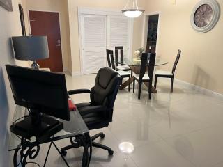 Large Oceanview Beach 2 2 Comfortable Apartment - 2