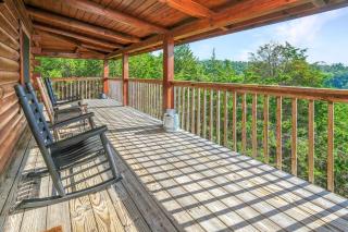 Charming 2BR Mountain Views! Hot Tub - Pigeon Forge - 7