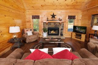 Charming 2BR Mountain Views! Hot Tub - Pigeon Forge - 6