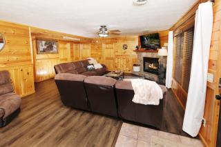 Grand Getaway Lodge Where Big Escapes Begin - 1